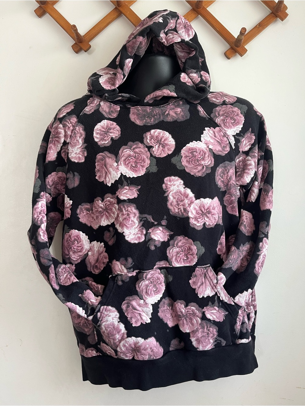 Aritzia “Gothic Floral” Print Hoodie Medium